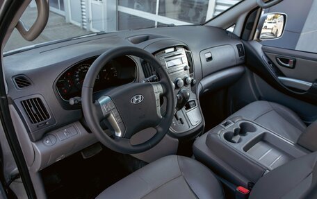 Hyundai Grand Starex Grand Starex I рестайлинг 2, 2012 год, 1 995 000 рублей, 15 фотография