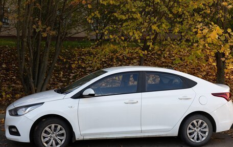 Hyundai Solaris II рестайлинг, 2019 год, 1 350 000 рублей, 3 фотография