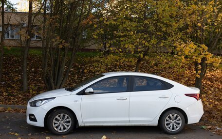 Hyundai Solaris II рестайлинг, 2019 год, 1 350 000 рублей, 4 фотография