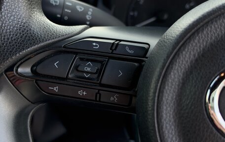 Toyota Yaris, 2020 год, 1 230 000 рублей, 19 фотография