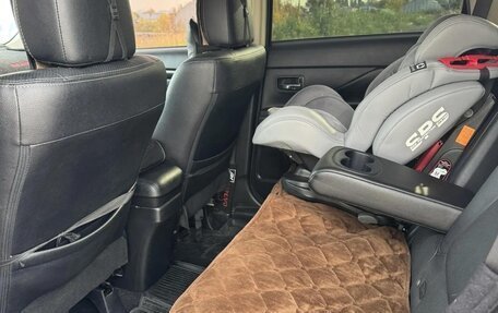 Mitsubishi Outlander III рестайлинг 3, 2018 год, 3 570 000 рублей, 6 фотография