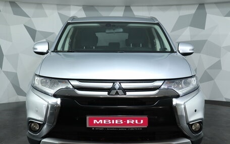 Mitsubishi Outlander III рестайлинг 3, 2018 год, 1 525 000 рублей, 2 фотография