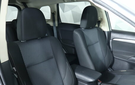 Mitsubishi Outlander III рестайлинг 3, 2018 год, 1 525 000 рублей, 26 фотография