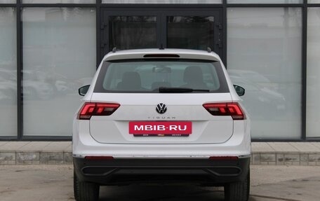 Volkswagen Tiguan II, 2021 год, 2 373 000 рублей, 6 фотография