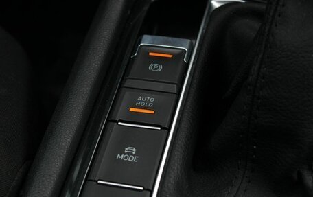 Volkswagen Tiguan II, 2021 год, 2 373 000 рублей, 22 фотография