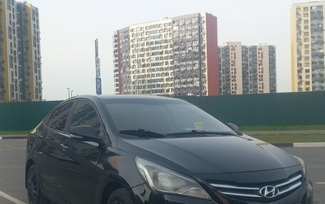 Hyundai Solaris II рестайлинг, 2014 год, 550 000 рублей, 1 фотография