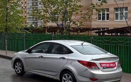 Hyundai Solaris II рестайлинг, 2013 год, 800 000 рублей, 2 фотография