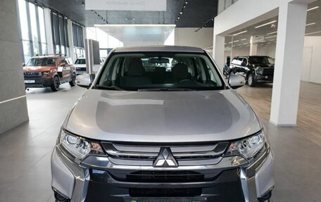 Mitsubishi Outlander III рестайлинг 3, 2015 год, 1 679 000 рублей, 2 фотография