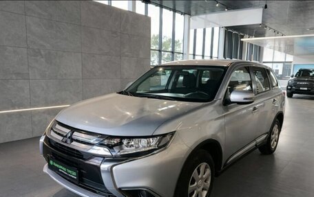 Mitsubishi Outlander III рестайлинг 3, 2015 год, 1 679 000 рублей, 3 фотография