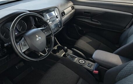 Mitsubishi Outlander III рестайлинг 3, 2015 год, 1 679 000 рублей, 7 фотография