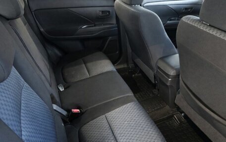 Mitsubishi Outlander III рестайлинг 3, 2015 год, 1 679 000 рублей, 9 фотография