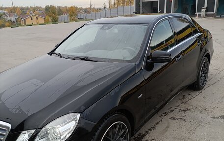 Mercedes-Benz E-Класс, 2010 год, 1 200 000 рублей, 3 фотография