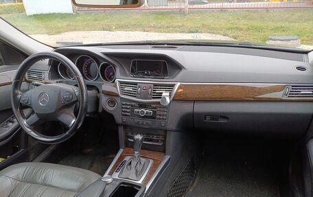 Mercedes-Benz E-Класс, 2010 год, 1 200 000 рублей, 7 фотография