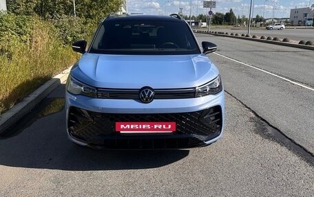 Volkswagen Tiguan, 2024 год, 3 950 000 рублей, 2 фотография