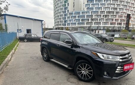 Toyota Highlander III, 2017 год, 2 950 000 рублей, 2 фотография