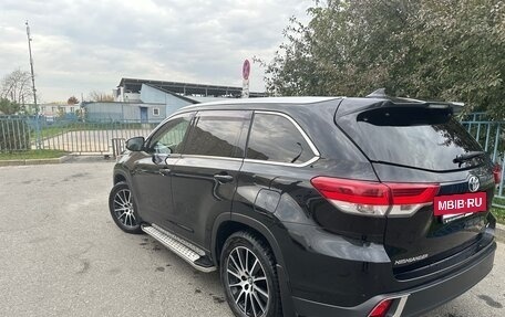 Toyota Highlander III, 2017 год, 2 950 000 рублей, 4 фотография