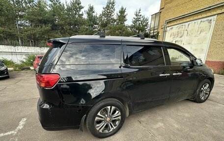 KIA Carnival III, 2019 год, 2 500 000 рублей, 9 фотография