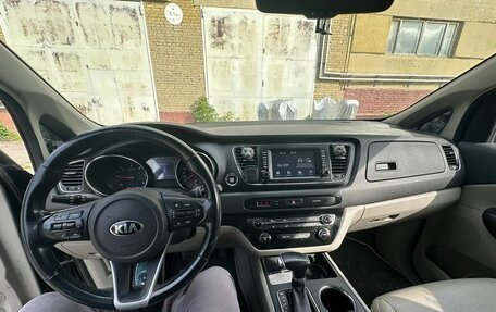 KIA Carnival III, 2019 год, 2 500 000 рублей, 16 фотография