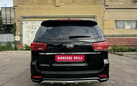 KIA Carnival III, 2019 год, 2 500 000 рублей, 12 фотография