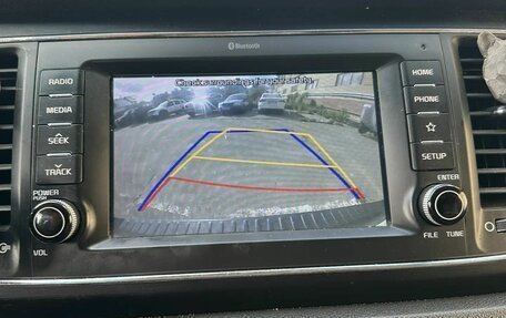 KIA Carnival III, 2019 год, 2 500 000 рублей, 21 фотография