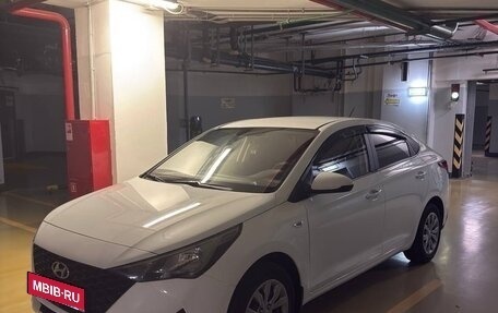 Hyundai Solaris II рестайлинг, 2021 год, 1 500 000 рублей, 3 фотография