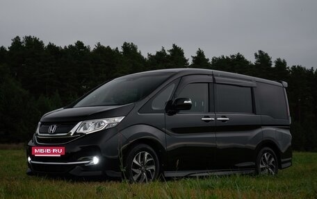 Honda Stepwgn IV, 2015 год, 1 600 000 рублей, 2 фотография