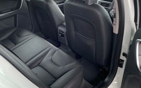 Volvo V60 I, 2015 год, 1 850 000 рублей, 7 фотография