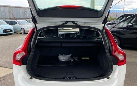 Volvo V60 I, 2015 год, 1 850 000 рублей, 13 фотография
