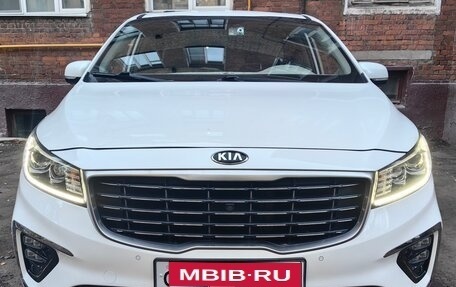 KIA Carnival III, 2018 год, 2 850 000 рублей, 1 фотография