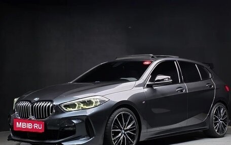 BMW 1 серия, 2020 год, 2 610 000 рублей, 1 фотография