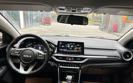 KIA K3, 2023 год, 1 635 000 рублей, 10 фотография