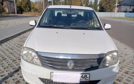 Renault Logan I, 2013 год, 300 000 рублей, 2 фотография
