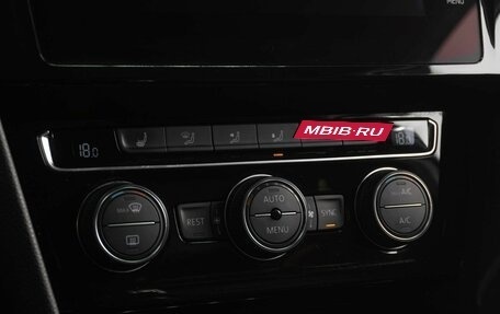 Volkswagen Passat B8 рестайлинг, 2018 год, 2 339 000 рублей, 18 фотография