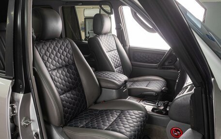 Toyota Land Cruiser 100 рестайлинг 2, 2001 год, 1 529 000 рублей, 8 фотография