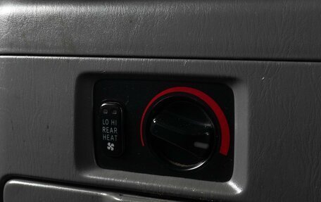 Toyota Land Cruiser 100 рестайлинг 2, 2001 год, 1 529 000 рублей, 16 фотография