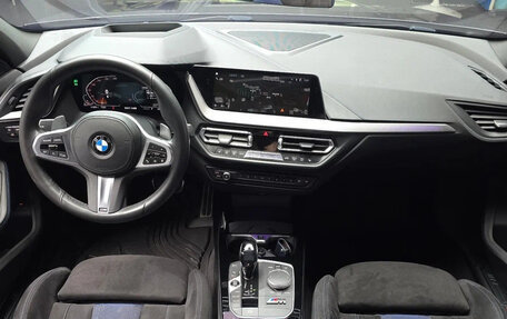 BMW 1 серия, 2020 год, 2 610 000 рублей, 13 фотография