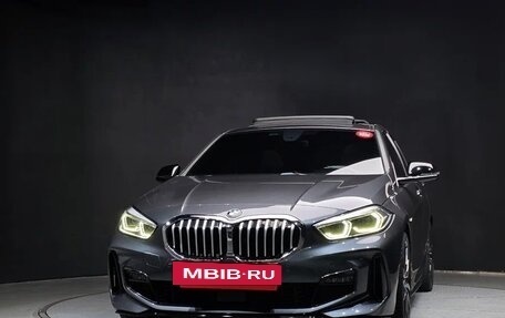 BMW 1 серия, 2020 год, 2 610 000 рублей, 3 фотография