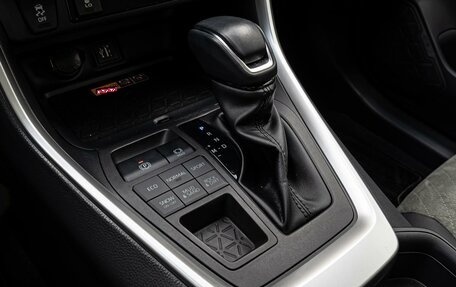 Toyota RAV4, 2025 год, 3 898 000 рублей, 13 фотография