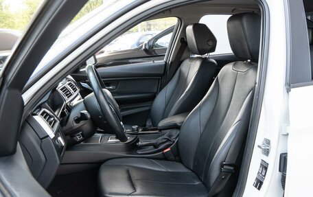 BMW 3 серия, 2016 год, 1 655 000 рублей, 10 фотография