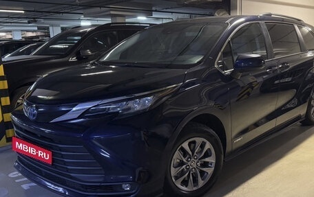 Toyota Sienna, 2020 год, 3 449 000 рублей, 2 фотография