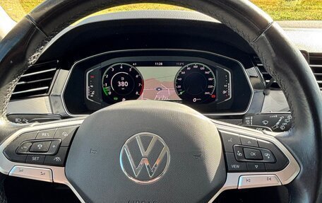 Volkswagen Passat B8 рестайлинг, 2022 год, 3 000 000 рублей, 23 фотография