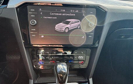 Volkswagen Passat B8 рестайлинг, 2022 год, 3 000 000 рублей, 28 фотография