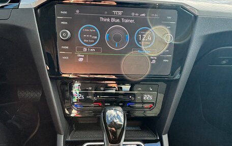Volkswagen Passat B8 рестайлинг, 2022 год, 3 000 000 рублей, 29 фотография
