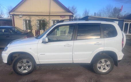 Chevrolet Niva I рестайлинг, 2012 год, 750 000 рублей, 3 фотография
