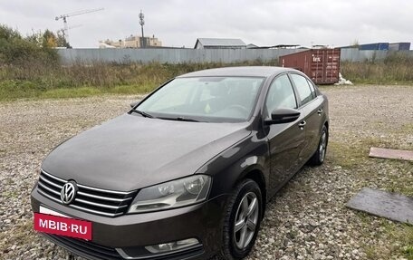 Volkswagen Passat B7, 2013 год, 800 000 рублей, 3 фотография