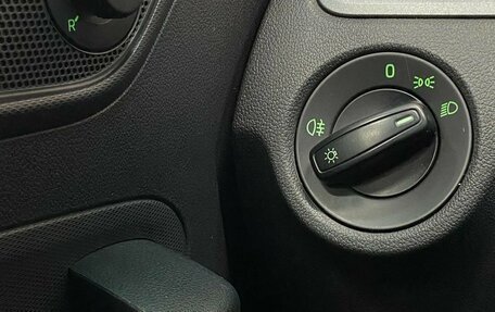 Skoda Rapid I, 2015 год, 990 000 рублей, 11 фотография