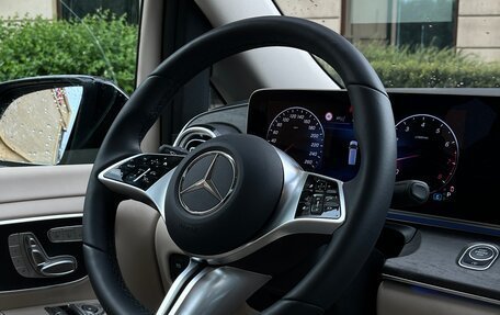 Mercedes-Benz V-Класс, 2024 год, 7 690 000 рублей, 15 фотография