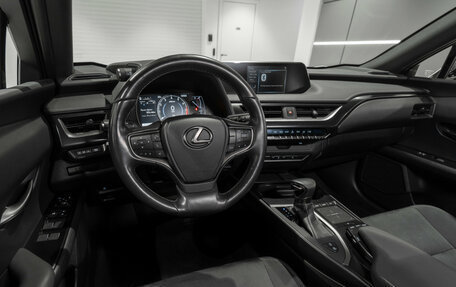 Lexus UX I, 2019 год, 3 150 000 рублей, 7 фотография