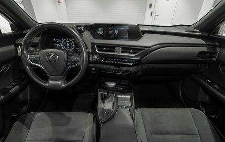 Lexus UX I, 2019 год, 3 150 000 рублей, 8 фотография