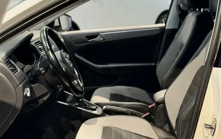 Volkswagen Jetta VI, 2011 год, 850 000 рублей, 12 фотография